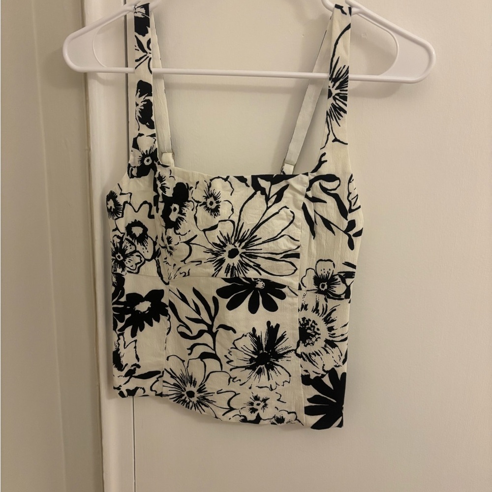 NWOT Abercrombie Floral Black and White Top